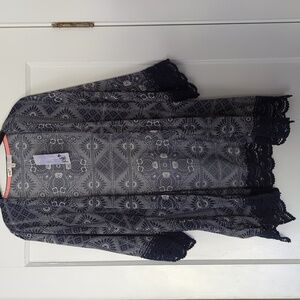 Jolt navy and white print with lace trim kimono style cardigan size M NWT